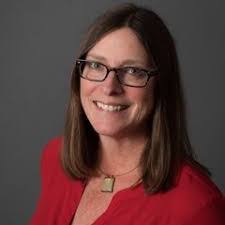 Amy Olinger's Instagram, Twitter & Facebook