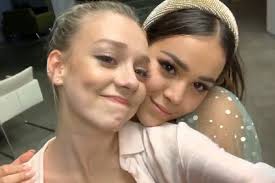 Para danna paola, itzan escamilla, ester expósito y claudia salas | los40 polo y carla *ester y alvaro* itzan escamilla y ester expósito ¿existió un romance? Fans Creen Que Esta Foto De Danna Paola Prueba Su Enemistad Con Ester Exposito Tu En Linea