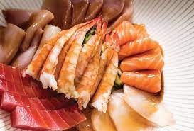 Sandfish Sushi Whiskey Tweaks A Japanese Tradition In Palm Springs Food Fresh Sushi Sushi