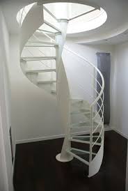 Scala A Chiocciola In Ferro E Vetro Scale Progettazione Scale Scala A Chiocciola