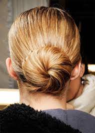30 Easy On The Go Hairstyles For Naturally Curly Hair Work Hairstyles Professional Hairstyles Hair Styles