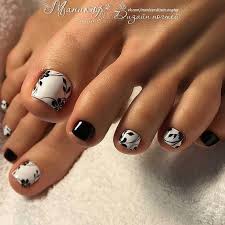 Las uñas de los pies también son motivo para las decoradoras de uñas que crean miles de diseños diferentes y hermosos que hacen que los pies también se vean muy bien. Catalogo De Unas Decoradas De Los Pies Con Mandalas Disenos De Unas