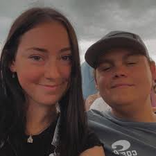 Hi! What's the app everyone uses to track what books they have read please?  Thanks!