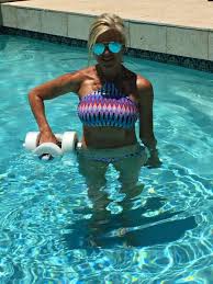 Cardio Vasculaire Piscine Fitness 10 Exercices Pour Maigrir Plus Fort Dans La Piscine Virtual Fitness Votre Magazine D Inspiration Sante Fitness N 1 Fitness Workout Squat Yoga Nutrition Lifestyle