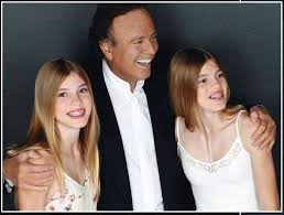 Feliz cumpleaños a Victoria and Cristina... - Iglesias/Preysler Family |  Facebook