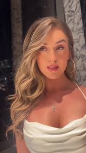 Cynthia Crabtree's Instagram, Twitter & Facebook