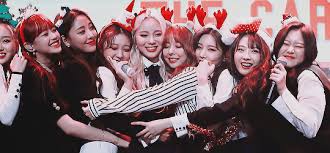 12loona is an unofficial fansite and therefore claims no affiliation with loona, blockberry creative or polaris entertainment. Gif Descubierto Por ê®²êª®êª®ê®' á¥‰ Descubre Y Guarda Tus Propias Imagenes Y Videos En We Heart It Black Pink Kpop Celebs Girl