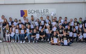 Schließlich handelt es sich dabei nicht nur um ein datum wie z.b. Unseren Abiturientinnen Und Abiturienten Einen Herzlichen Gluckwunsch Zum Bestandenen Abitur Schiller Gymnasium Pforzheim