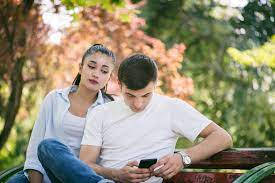 8 Signs He's A Player