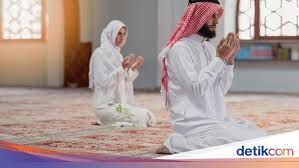 Maksudnya, setiap hari ada banyak sekali orang indonesia yang mencari tahu tentang rukun iman. Mengenal Rukun Iman Dan Rukun Islam Yang Perlu Diamalkan