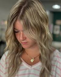 Sydney Robbins at Dye Pretty Uptown