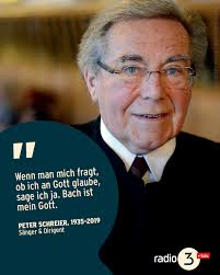 Ob als Opernsänger oder als Evangelist in Bachs Oratorien: Klassik-Fans in  der DDR hatten mindestens eine Platte von Peter Schreier im Schrank stehen.  Die Karriere des gefragten Tenors begann beim Dresdner Kreuzchor,