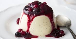 (7) sformate sul piatto da portata la panna cotta (8) e versare la salsa ai per rendere vegana la vostra panna cotta ai frutti di bosco sostituite il miele con sciroppo d'agave o malto di riso, l'importante è che siano sciroppi chiari. Panna Cotta Ai Frutti Di Bosco I Love Foods