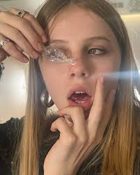 🍬'eye candy' 👁️ . . location