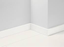 Parador Sockelleiste Sl 18 Weiss Grundiert D004 70 Mm X 17 Mm Lange 2570 Mm Kaufen Bei Obi Sockelleisten Fussleisten Weiss Parador