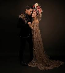Use for photography backdrop, studio background, studio backdrop. Deretan Foto Prewedding Fikoh Dan Fomal Romantis Nan Elegan Bak Ratu Dan Raja Kapanlagi Com