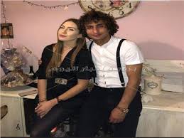 عمرو وردة الذي عاد إلى اليونان تعرض لأكثر من أزمةبعدما اتهمته صحفية من العاصمة اليونانية آثينا بمحاولة التحرش بها، قبل أن تتراجع عن ما قالته، قبل ظهور واقعة «فيدرا» في العام 2021. Ø®Ø§Øµ Ø¹Ù…Ø±Ùˆ ÙˆØ±Ø¯Ø© ÙŠØ¹Ù„Ù† Ø®Ø·ÙˆØ¨ØªÙ‡ ØµÙˆØ±Ø© Ø¨ÙˆØ§Ø¨Ø© Ø£Ø®Ø¨Ø§Ø± Ø§Ù„ÙŠÙˆÙ… Ø§Ù„Ø¥Ù„ÙƒØªØ±ÙˆÙ†ÙŠØ©