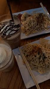 Ada genderuwo, tuyul, sundel bolong, serta pocong. Ichacahyani Ichacahyani889 Profil Pinterest