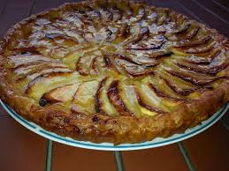 Ingredients 1 Pate Feuilletee 4 Pommes Pour La Creme Patissiere 1 X2f 2 L De Lait 125 G De Sucr Tarte Aux Pommes Recette Tarte Aux Pommes Gateaux Et Desserts