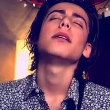 You may know the young star from nickelodeon's 'nicky, ricky, dicky & dawn', but aidan gallagher is also a talented. 630 Aidan Gallagher 3 Ideas In 2021 Future Boyfriend Hot Actors Umbrella