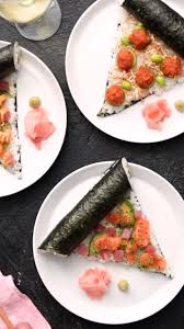 Salmon Pizza Video Recette Video En 2020 Recettes De Cuisine Recette Sushi Maison Cuisine Asiatique