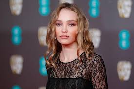 Her mother is french singing sensation vanessa paradis, and her father is american actor johnny depp. The Story Of Lily Rose Depp How Vanessa Paradis And Johnny Depp S Daughter Became A Famous Face In Fashion London Evening Standard Evening Standard