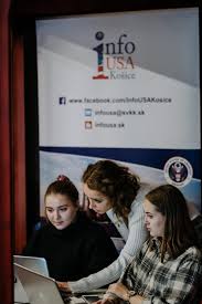 Absolventky MIT v Košiciach inšpirovali stredoškoláčky k štúdiu IT