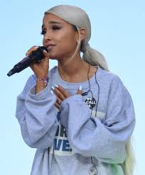 Ariana grande has worn some gorgeous hairstyles, but she certainly has one look that would be considered her signature. Ariana Grande New Haircut Ariana Actually Cut Her Hair Off