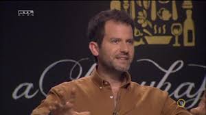 El chef venezolano armando mundaraín, que participa en el programa de cocina húngaro a konyhafonok, anunció que clasificó a la final del show. Nemzeti Audiovizualis Archivum