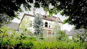 Geht Vor Die Hunde Das Jagdschloss Rathsfeld Wurde Bereits Aus Der Denkmalliste Gestrichen Schloss Ruine Rathsfeld Thuring Baudenkmal Denkmal Jagdschloss