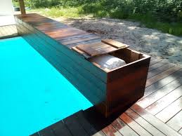 l entreprise deck 40 a realise ce tour de piscine de 86 m en itauba bois exotique classe 4 ici un local tecnique piscine amenagement piscine piscine cachee