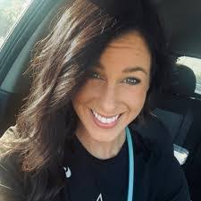 Stephanie Enoch's Instagram, Twitter & Facebook