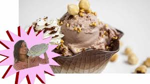 Amalgamate i tre composti muovendo delicatamente un cucchiaio dall'alto verso il basso: Gelato Alla Nocciola Fatto In Casa Le Ricette Di Alice Youtube