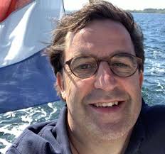 Professor intensive care medicine at erasmus mc, rotterdam, the. Fans Prijzen Diederik Eindbaas Gommers Bij Livedebuut Instagram U Bent Echt Een Held Het Parool