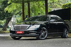 Permaisuri Mercedes Benz S Class W221 On Vossen Vfs5 Benz S Class Benz S Mercedes Benz