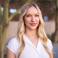 Karli Reiter's Instagram, Twitter & Facebook