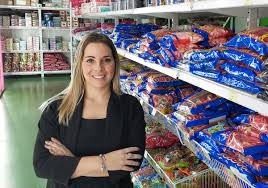 Denominamos golosinas a aquellos productos de pequeño tamaño que frecuentemente usamos para picar entre los elaborados en casa son fuente de azúcares libres como menciona la oms junto a la recomendación de reducir su ingesta a menos del 10% de las calorías. La Casa De Las Golosinas Tienda Online De Dulces Y Chucherias Entrevista Digital