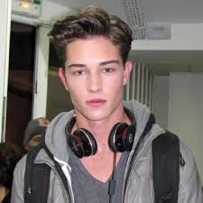 Adriano Uomo Modello