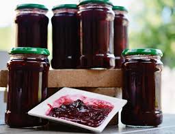 Produs pasteurizat obținut din fructe românești, selecționate cu atenție. Gem De Prune Cu Nuca ReÈ›ete Papa Bun