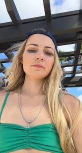 Delia Lawrence's Instagram, Twitter & Facebook