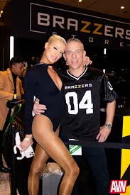 Everythings Different, Nothings Changed: 2025 AVN Show Begins | AVN