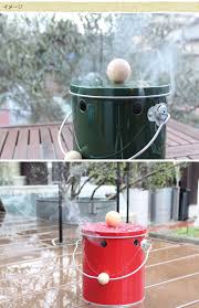 蚊取り線香入れ 吊り下げ バケツ型 フタをしたまま屋外で使える 雨や風の強い日でも使えます 火を消す時は回して穴を塞げば消化できます ガーデン用品屋さん 蚊取り線香 ホルダー吊り下げ バケツ 屋外 日本製 ハンギング 蚊やり 線香 入れ ぶら下げ