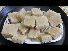 Tamil recipes are usually a perfect blend of tangy, sour, sweet and spicy ingredients and vary a lot from the cuisines that hail from other south indian states. à®¤ à®™ à®• à®¯ à®ªà®° à®ª Coconut Burfi In Tamil Burfi Recipe In Tamil Youtube Burfi Recipe Coconut Burfi Protein Bar Recipes