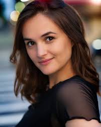 Hillary Cole's Instagram, Twitter & Facebook