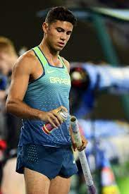 Pole vaulter who captured the gold medal representing brazil at the 2016 summer olympics. Apos Frustracao No Mundial Indoor Thiago Braz Volta A Competir Nos Eua Atletismo Ge