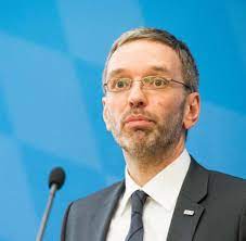 147 420 tykkäystä · 58 215 puhuu tästä. Verdacht Auf Amtsmissbrauch Fpo Politiker Wegen Hausdurchsuchung Unter Druck Welt