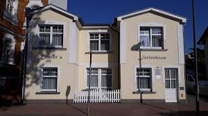 Diese haben meist eine größere wohnfläche und mehr betten im vergleich zu ferienwohnungen und daher höhere übernachtungspreise. Kracht S Ferienhaus 2 Zimmer Ferienwohnung Wohnung Oben Ahlbeck Usedom Ostsee Reisen De