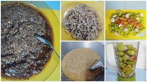 Belimbing buluh, bawang merah, cili padi hijau dan ikan bilis. Resepi Sambal Hitam Pahang