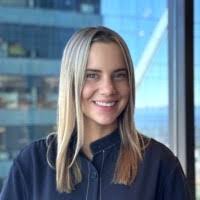 Elizabeth Coll's Instagram, Twitter & Facebook