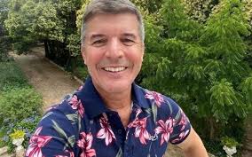 Quatro anos após se terem separado televisivamente, joão baião e tânia ribas de oliveira vivem reencontro emocionante e há muito esperado pelos dois. Joao Baiao Tvi Tentou 039 Roubar 039 Apresentador A Sic Com Aliciante Proposta Mas Levou Nega Nova Gente
